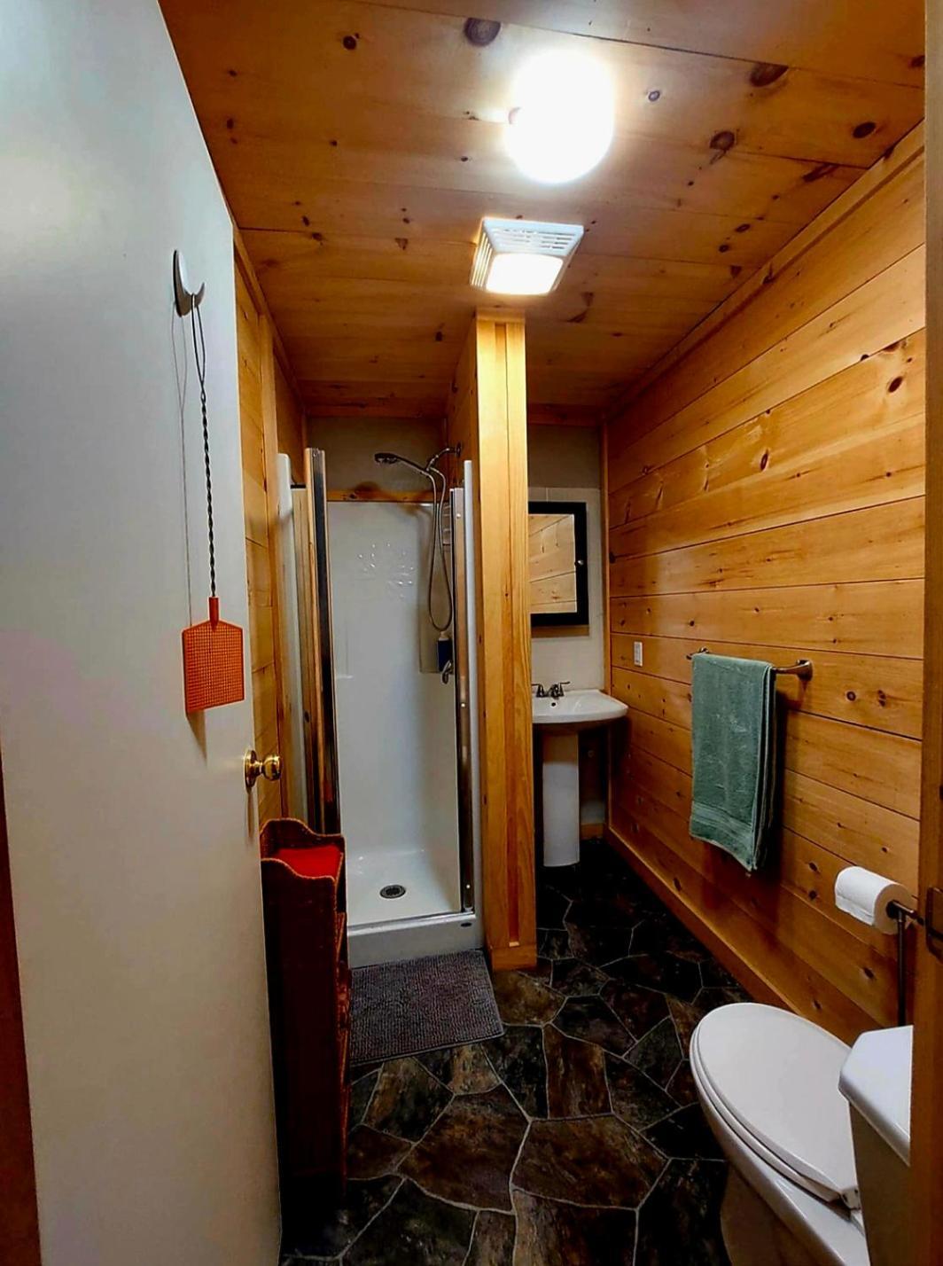 Earthquest Lodge Port Burwell المظهر الخارجي الصورة